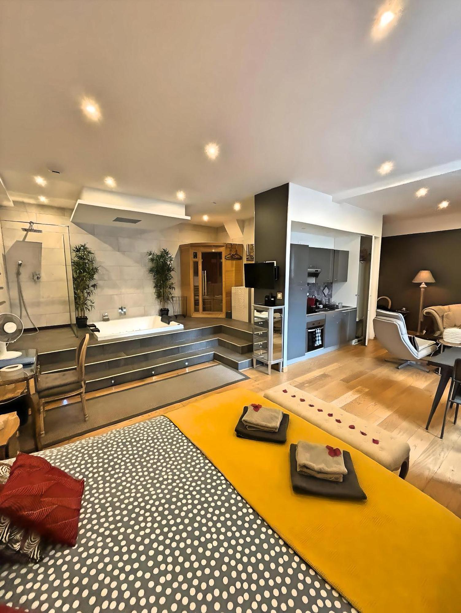 Loft&Spa Privatif Dijon Exteriör bild
